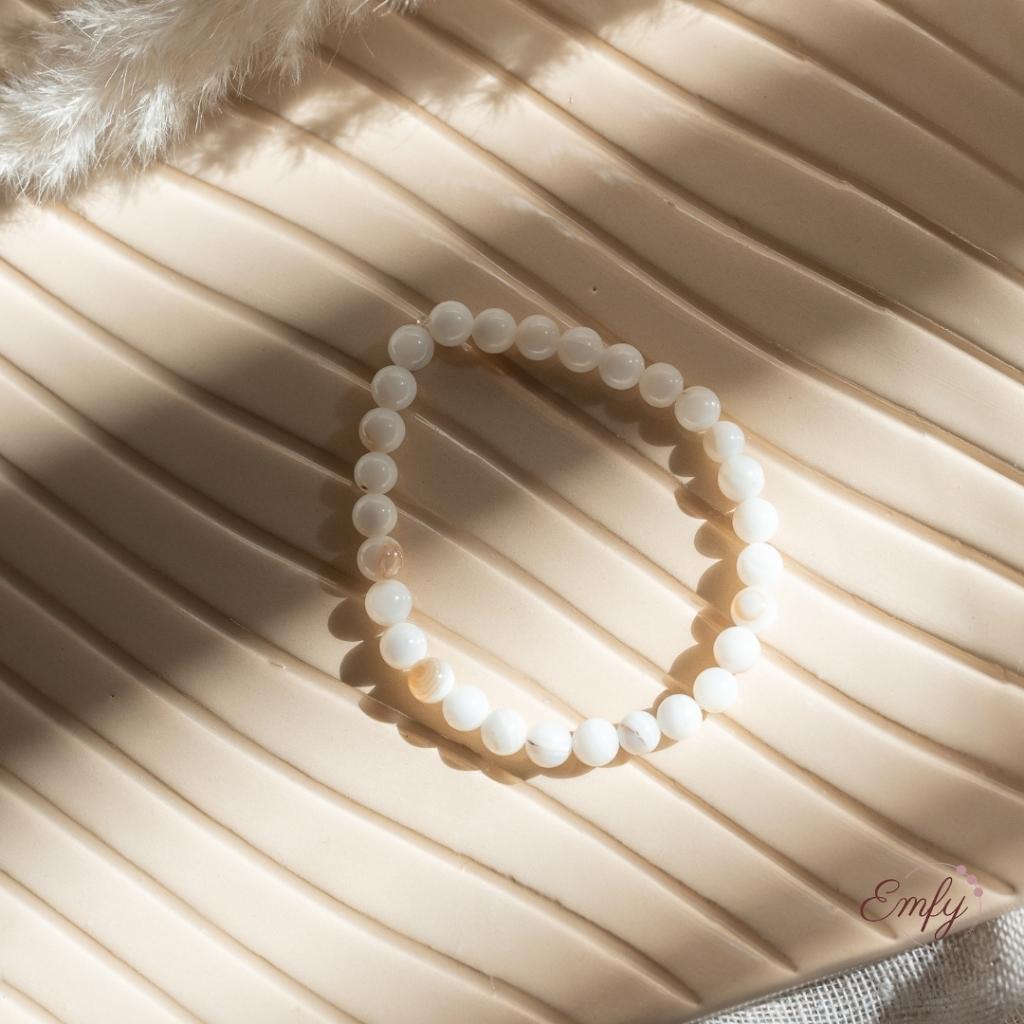 emily-2-asvanykarkoto